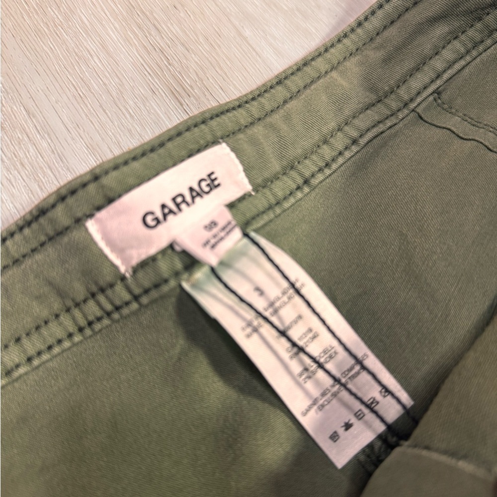 NWT Garage Lucy Fluid Cargo Pant in Python Green, Size 3 - Picture 3 of 10